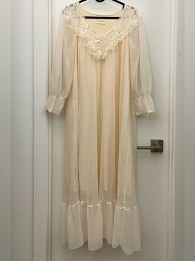 Cream Long Lace-Trim dress by Unknown Brand